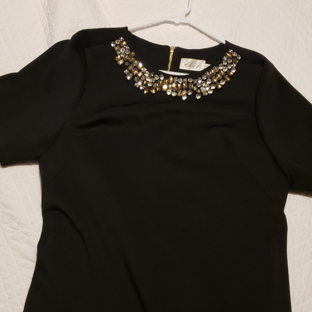 Sheath with rhinestone collar